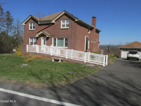 $329,000 | 2236 Highway 385, Coxsackie, NY 12015