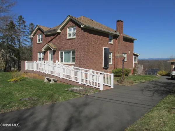 $329,000 | 2236 Highway 385, Coxsackie, NY 12015