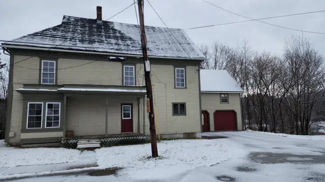 $205,000 | 95 Autumn Street, Newport, VT 05855