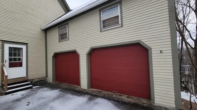 $205,000 | 95 Autumn Street, Newport, VT 05855