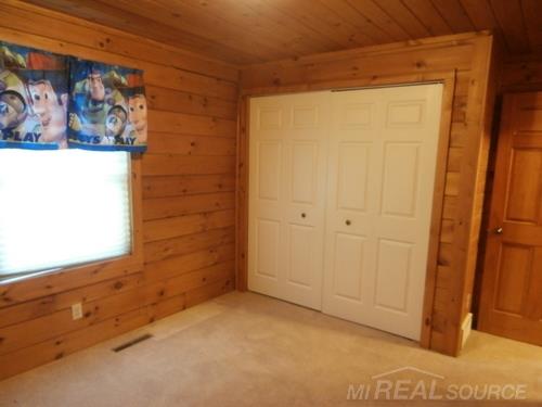 1054 Legion Road Owosso, MI 48867 - Photo 12 of 28 31257481-11.JPG