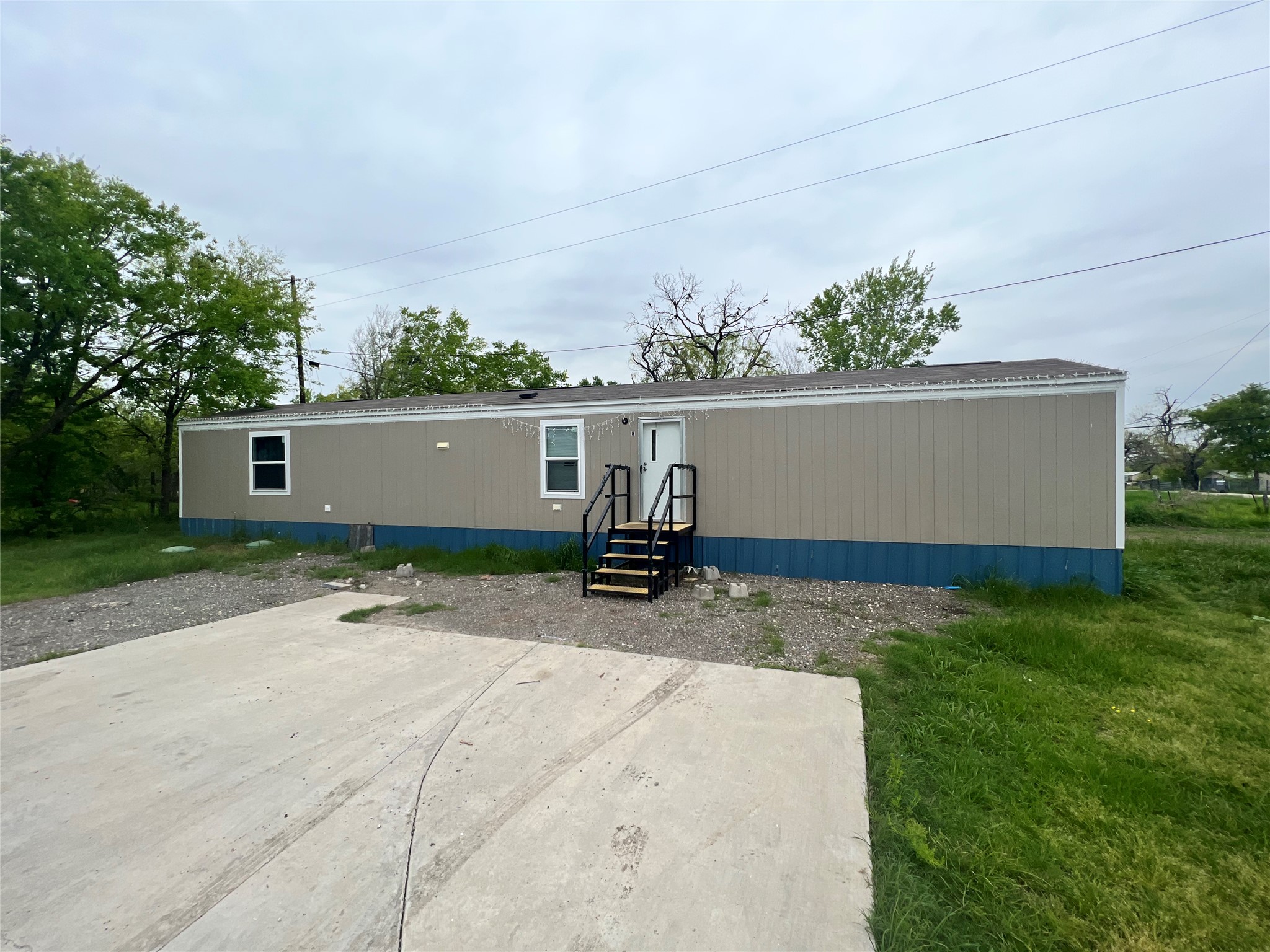 133 Old Bastrop Road, Unit E Cedar Creek, TX 78612 - Photo 2 of 7