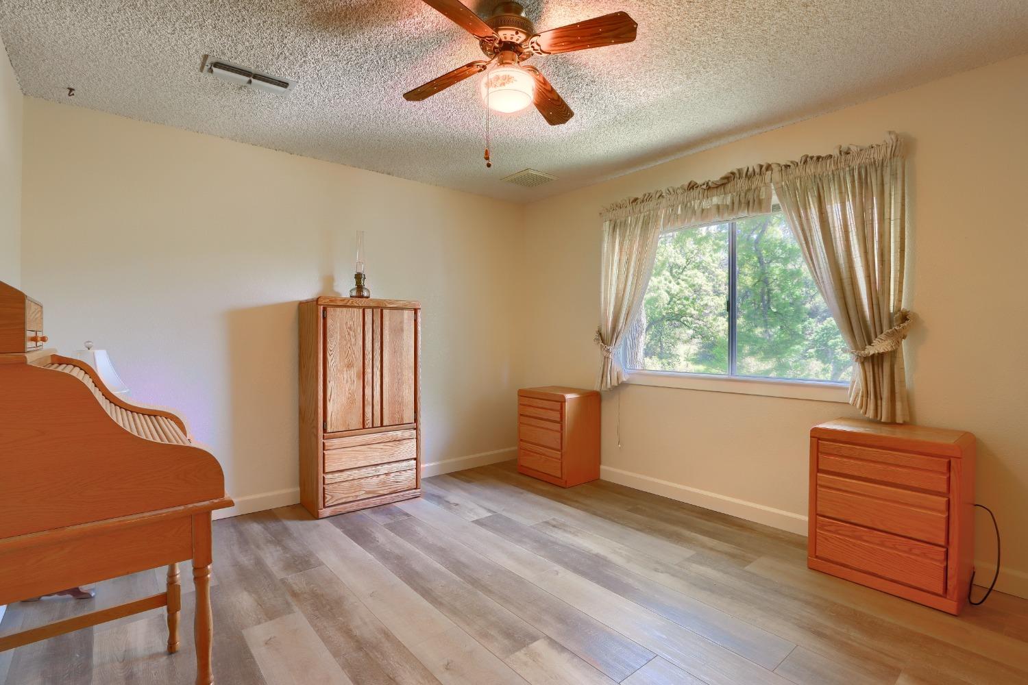 42275 Buckeye Road Oakhurst, CA 93644 - Photo 15 of 53