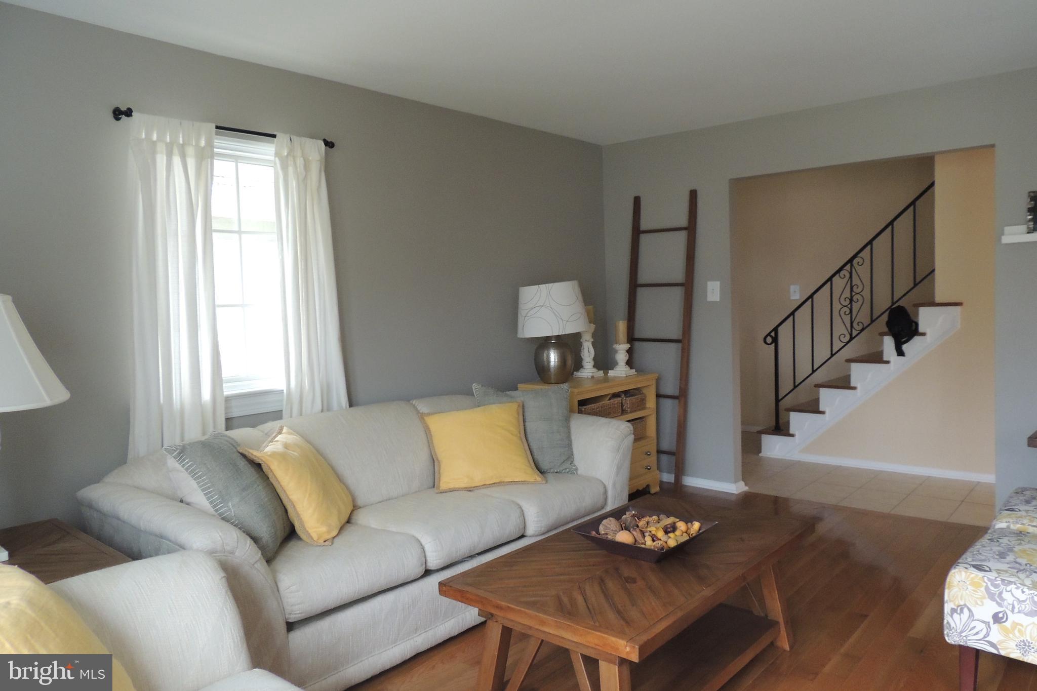 74 Freedom Road Sewell, NJ 08080 - Photo 4 of 46 Living Room