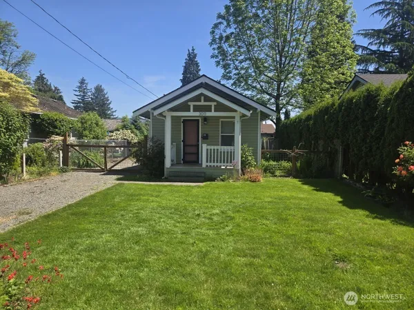 $2,150 | 3011 Division Street, Enumclaw, WA 98022