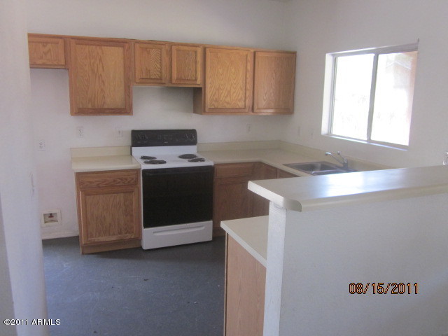 1330 East Apollo Road Phoenix, AZ 85042 - Photo 3 of 10 3