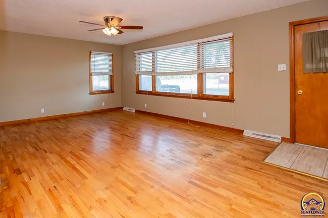 $189,000 | 611 Pearl Street, Rossville, KS 66533