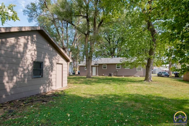 $189,000 | 611 Pearl Street, Rossville, KS 66533