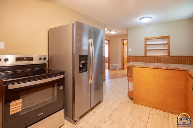 $189,000 | 611 Pearl Street, Rossville, KS 66533