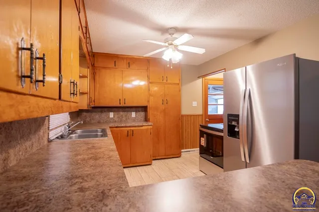 $189,000 | 611 Pearl Street, Rossville, KS 66533