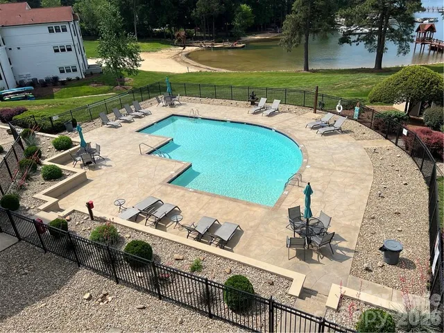 $2,100 | 17919 Kings Point Drive, Unit I, Cornelius, NC 28031