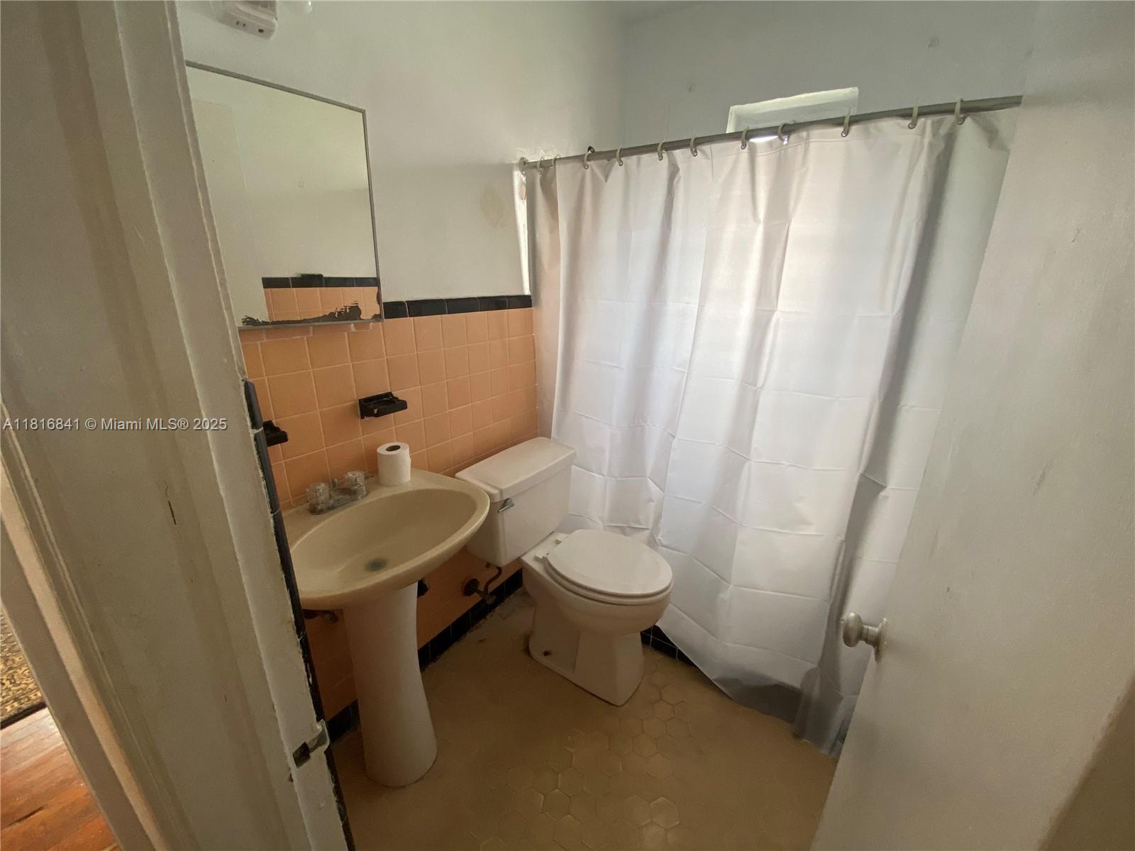 West Flagler Miami, FL 33135 - Photo 12 of 12