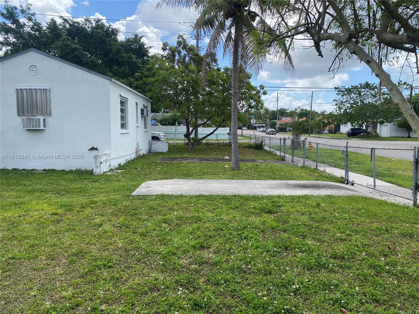 West Flagler Miami, FL 33135 - Photo 6 of 12