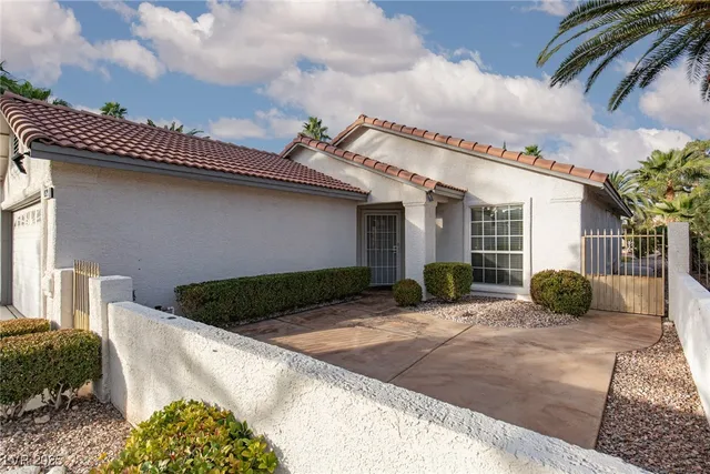 $2,045 | 4929 Signal Drive, Las Vegas, NV 89130