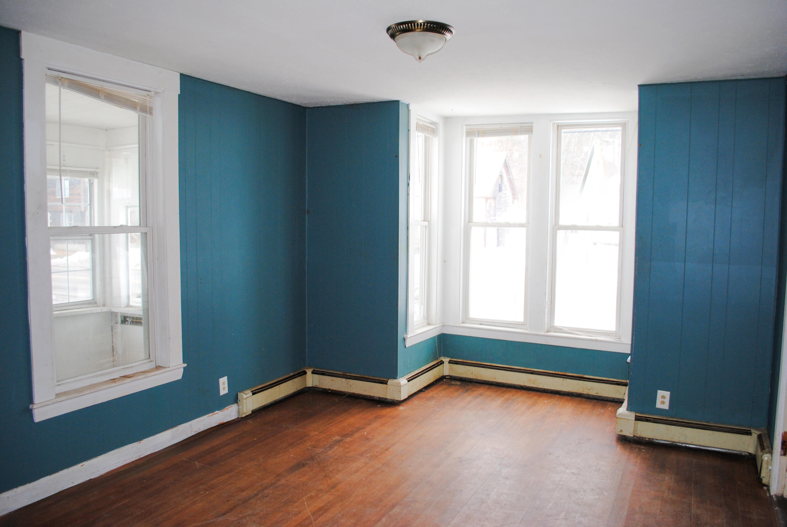 51 Pleasant Street Sanford, ME 04083 - Photo 6 of 25 DSC_0006