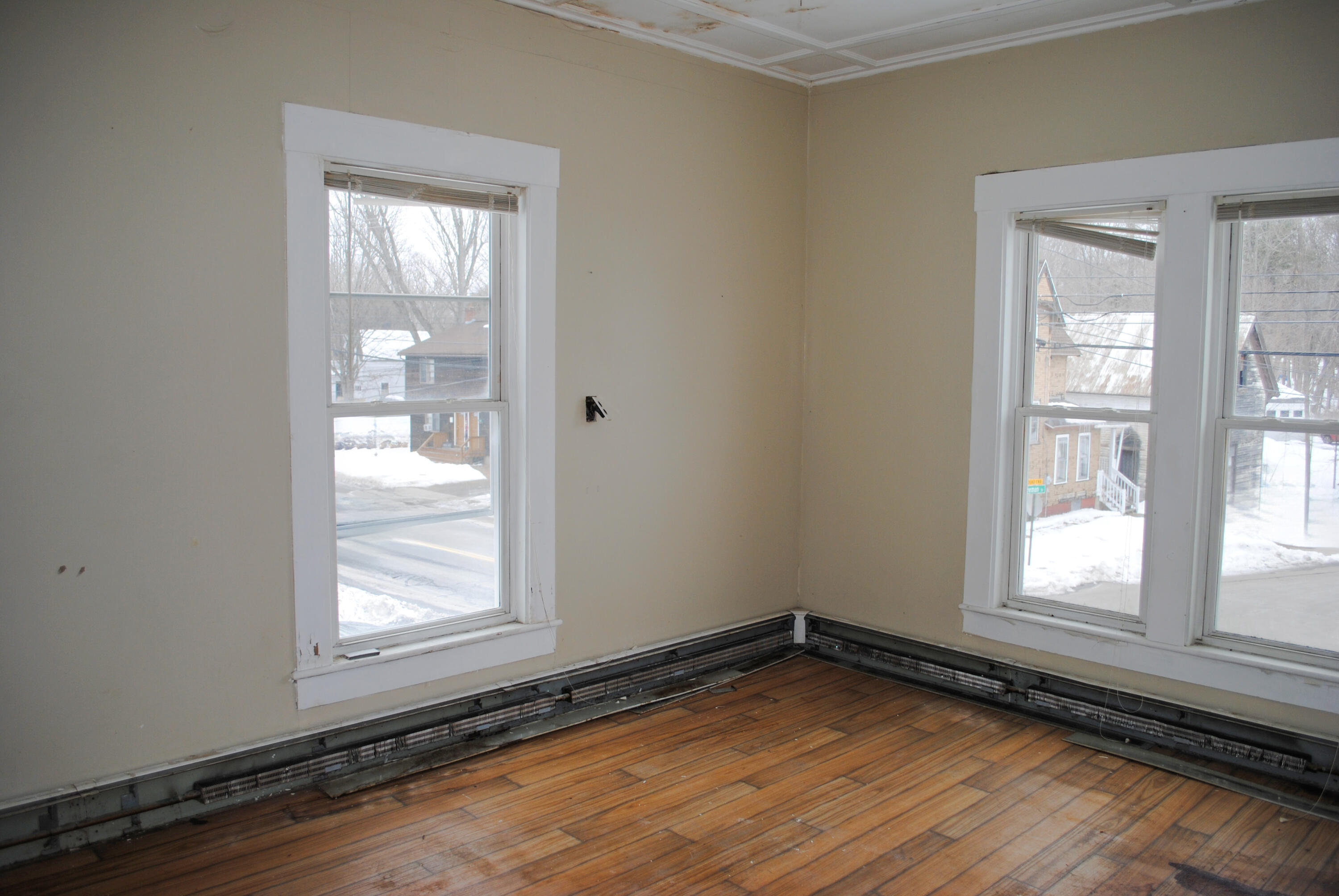 51 Pleasant Street Sanford, ME 04083 - Photo 10 of 25 DSC_0010