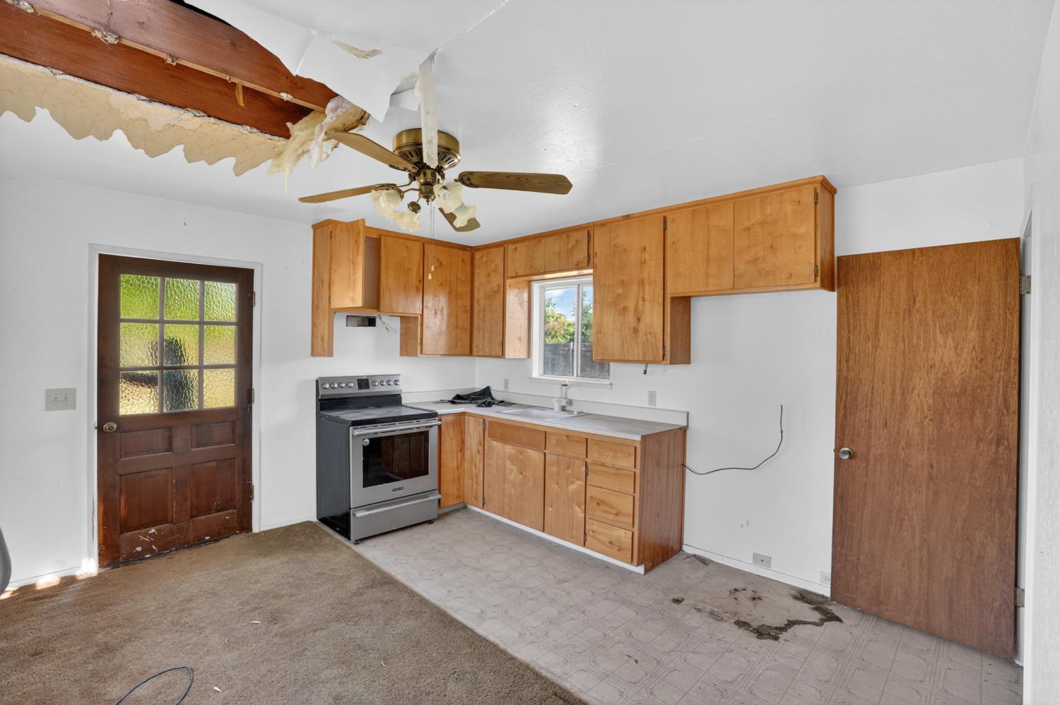 8465 Dillard Road Wilton, CA 95693 - Photo 36 of 49 ADU with kitchen and full bath.