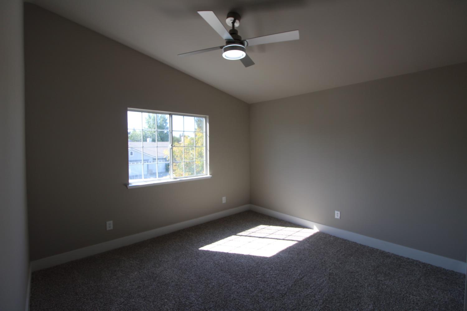 2117 Goshen Avenue Clovis, CA 93611 - Photo 18 of 30