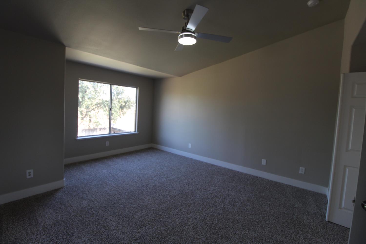 2117 Goshen Avenue Clovis, CA 93611 - Photo 25 of 30