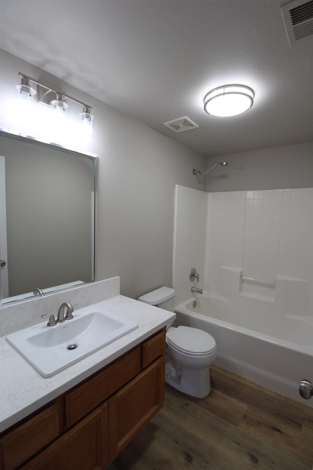 2117 Goshen Avenue Clovis, CA 93611 - Photo 10 of 30