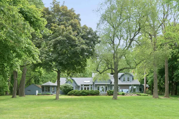 $3,200,000 | 1031 North Genesee Woods Drive, Summit, WI 53066