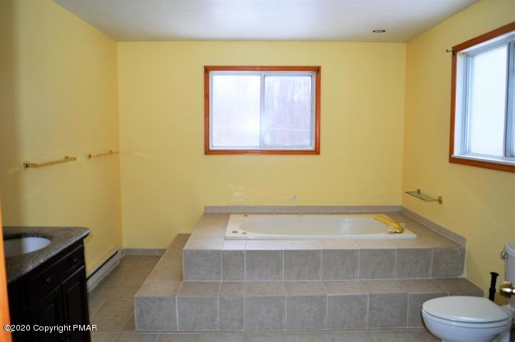 1113 Cobblewood Road Newfoundland, PA 18445 - Photo 11 of 31 MASTER BATH, VIEW 2