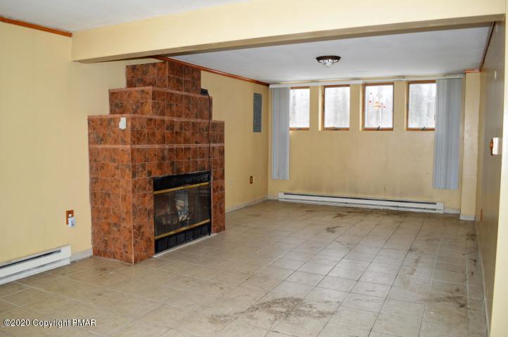 1113 Cobblewood Road Newfoundland, PA 18445 - Photo 19 of 31 FAMILY ROOM, VIEW 1