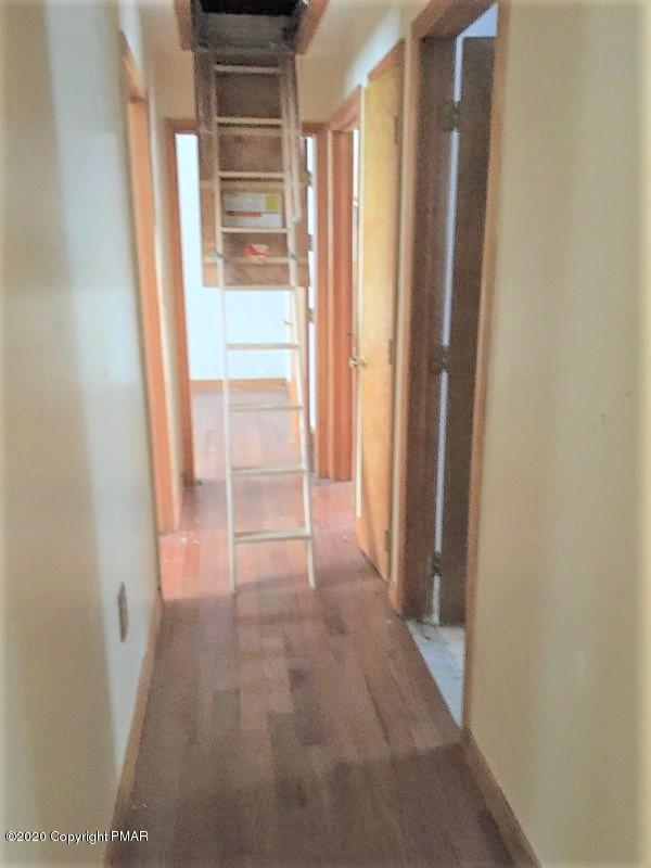 1113 Cobblewood Road Newfoundland, PA 18445 - Photo 7 of 31 HALLWAY, 1ST FLR