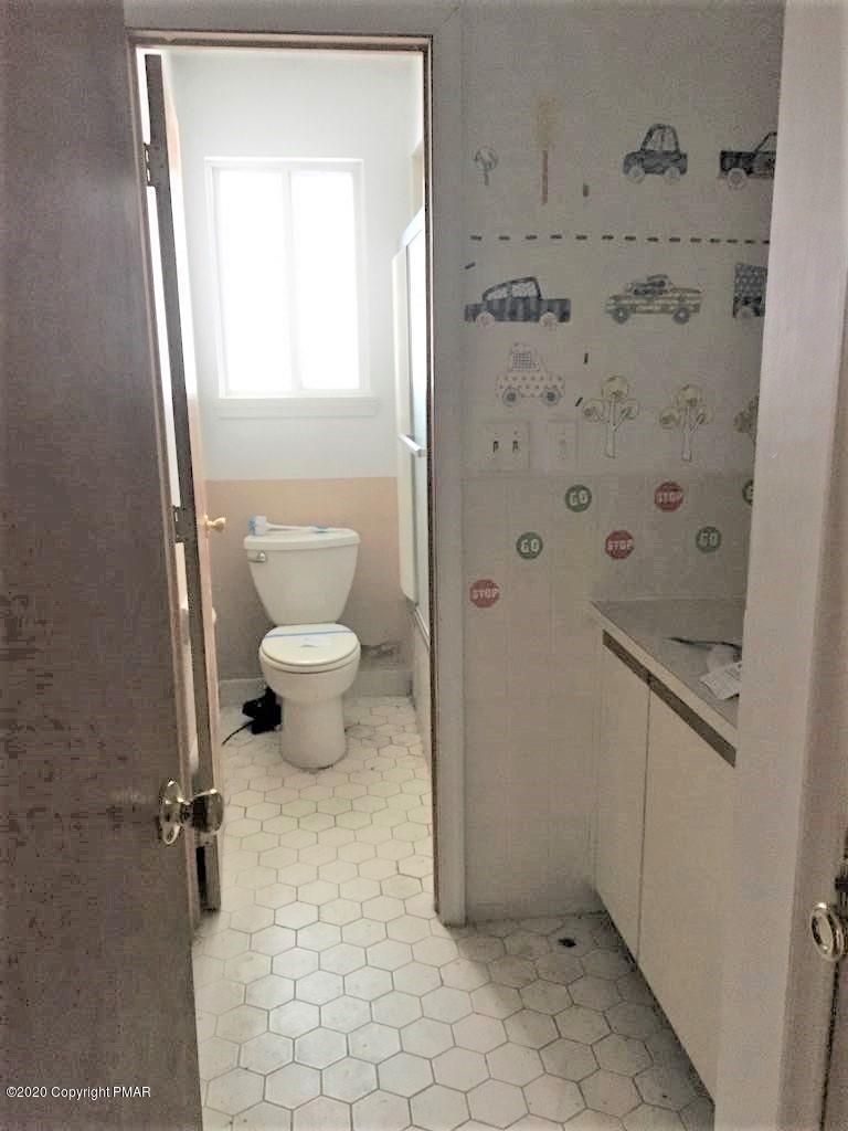 1113 Cobblewood Road Newfoundland, PA 18445 - Photo 8 of 31 MAIN BATHROOM
