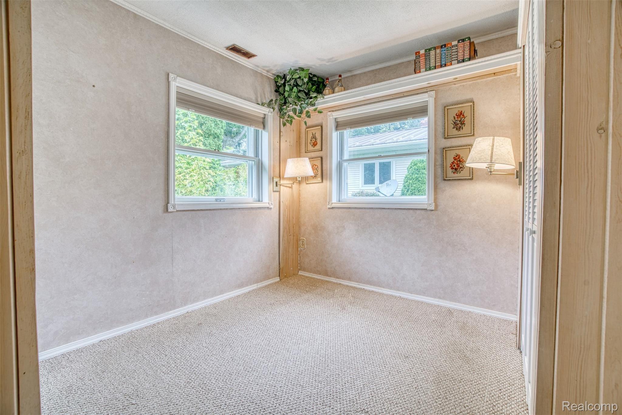 5902 Bullard Road Fenton, MI 48430 - Photo 19 of 36 DSC04039_24.jpg