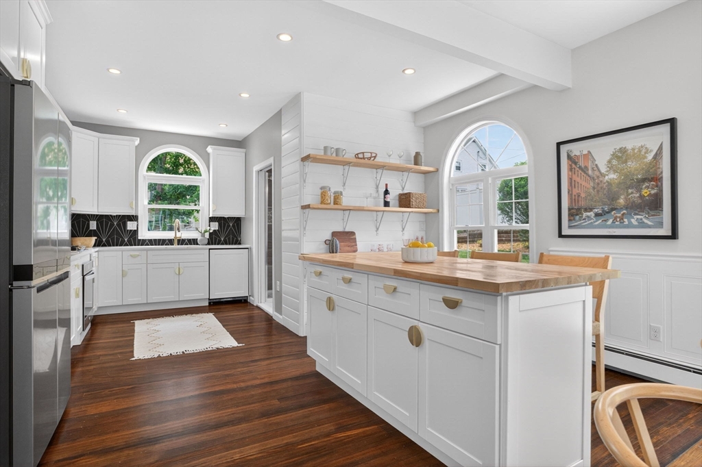 146 Pilgrim Road Weymouth, MA 02191 - Photo 12 of 42 Gallery Image 12