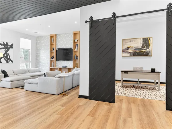 $5,000 | 102 Court Street, Unit 2, Rochester, NY 14604