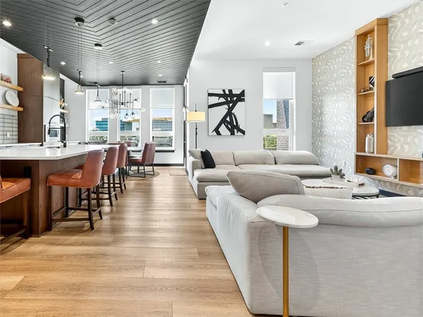 $5,000 | 102 Court Street, Unit 2, Rochester, NY 14604