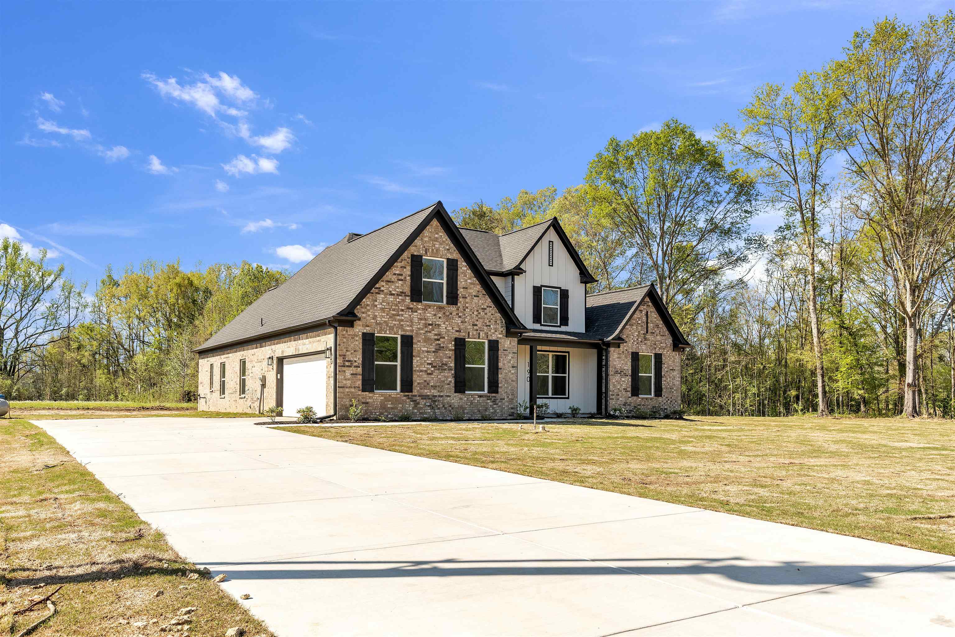 347 Centerline Roper Loop Byhalia, MS 38611 - Photo 2 of 25