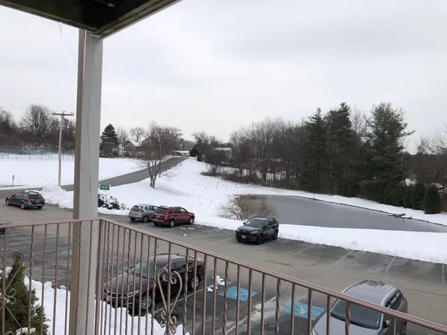 $1,716 | 383 Huse Road, Unit 6, Manchester, NH 03103