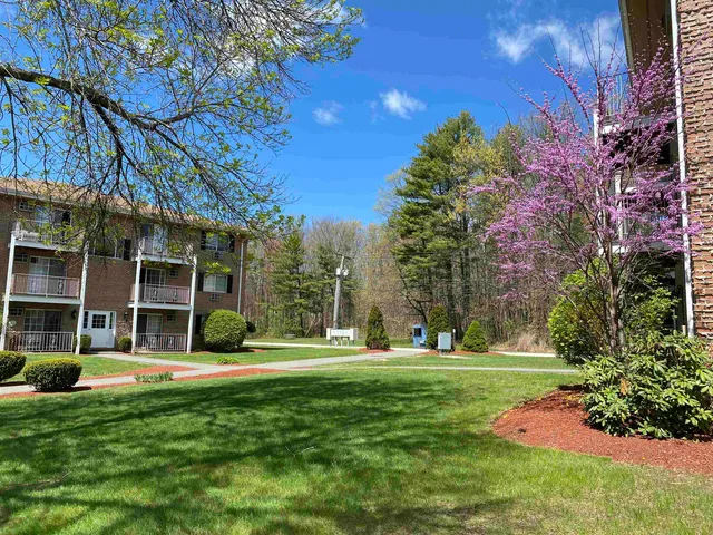 $1,716 | 383 Huse Road, Unit 6, Manchester, NH 03103