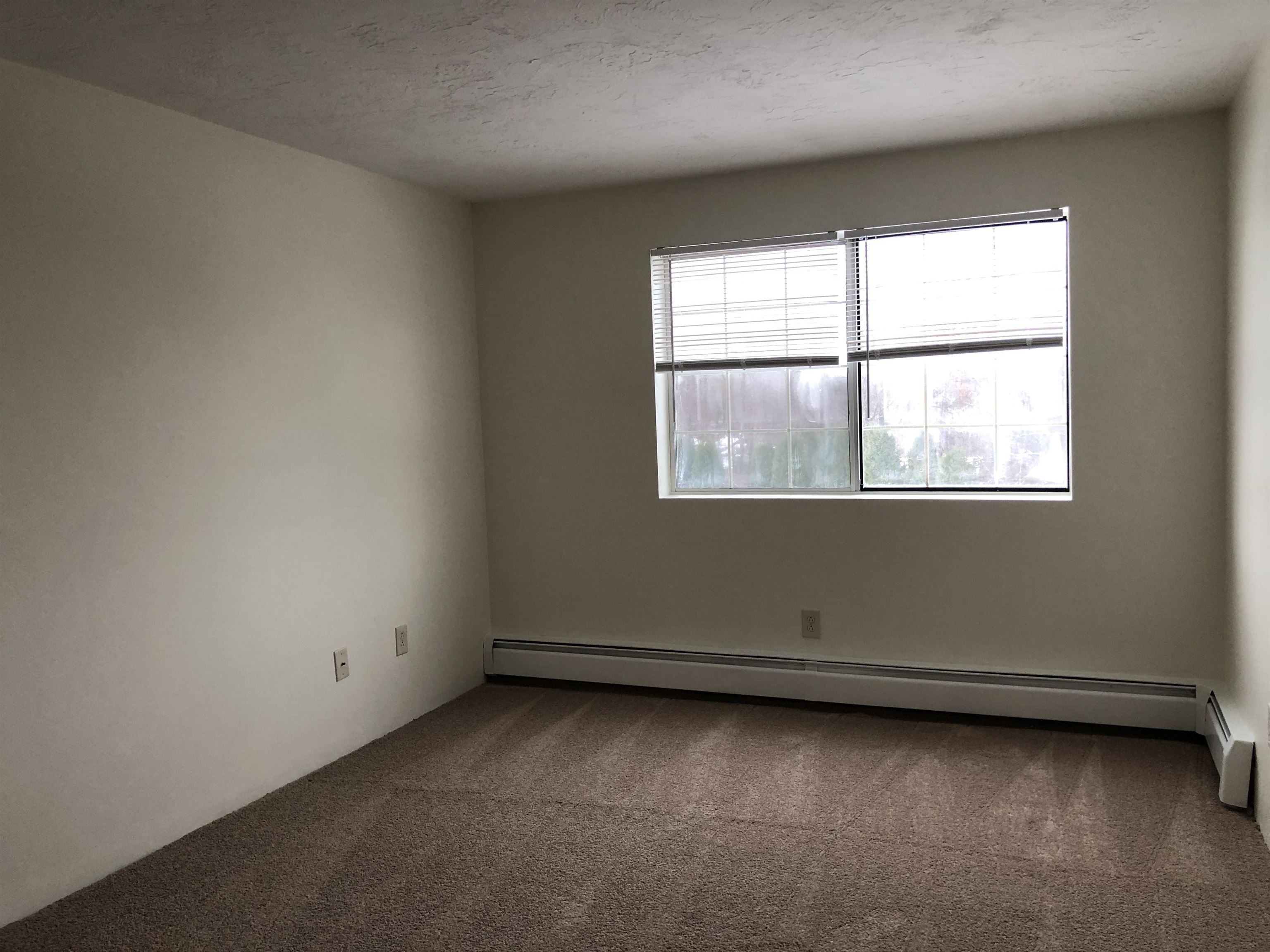 383 Huse Road, Unit 6 Manchester, NH 03103 - Photo 22 of 40