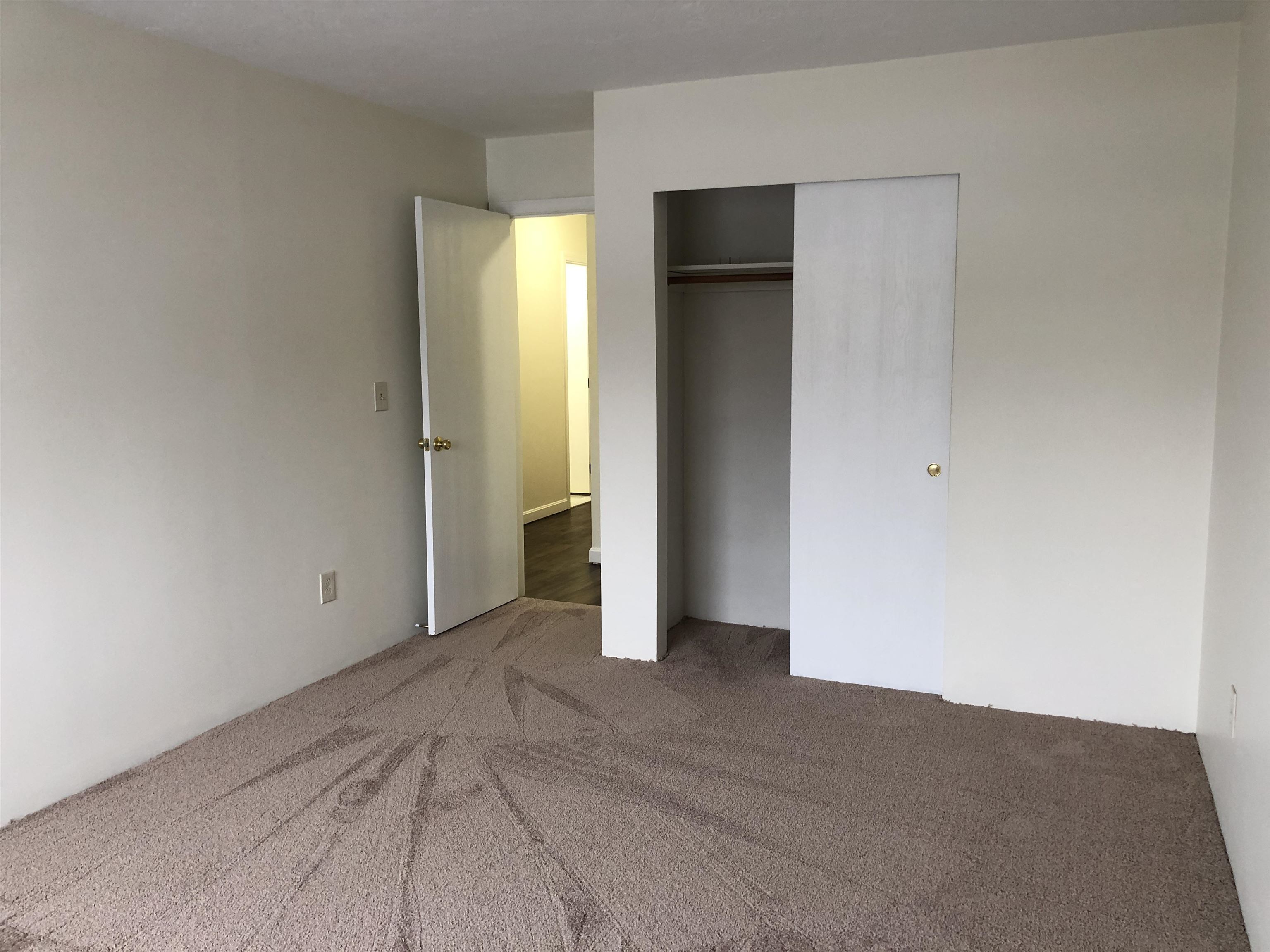 383 Huse Road, Unit 6 Manchester, NH 03103 - Photo 24 of 40