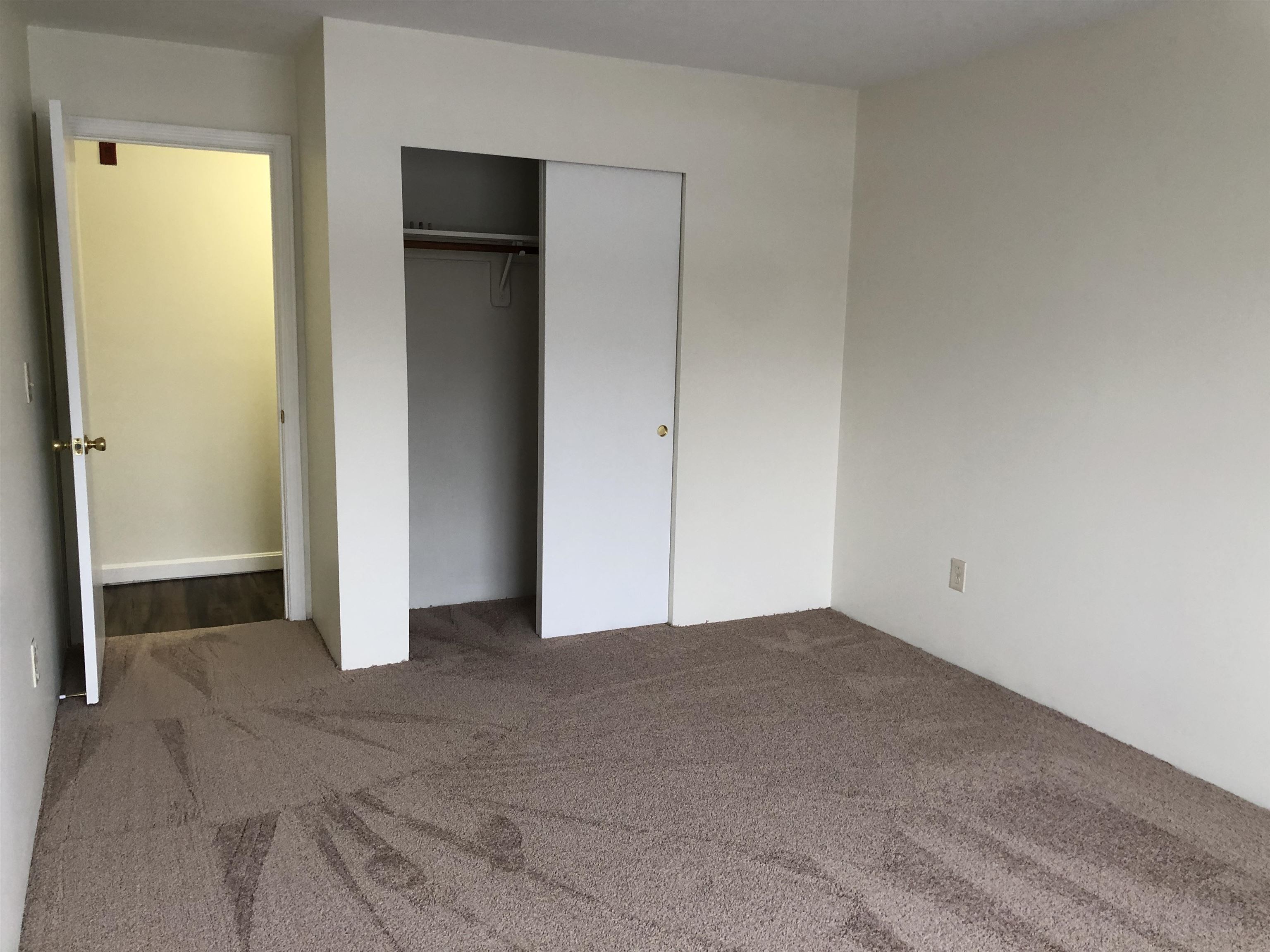 383 Huse Road, Unit 6 Manchester, NH 03103 - Photo 25 of 40