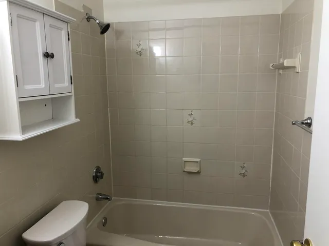 $1,716 | 383 Huse Road, Unit 6, Manchester, NH 03103