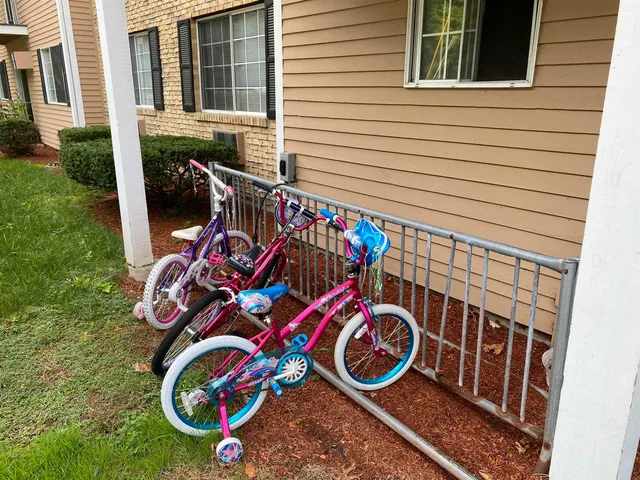 $1,716 | 383 Huse Road, Unit 6, Manchester, NH 03103