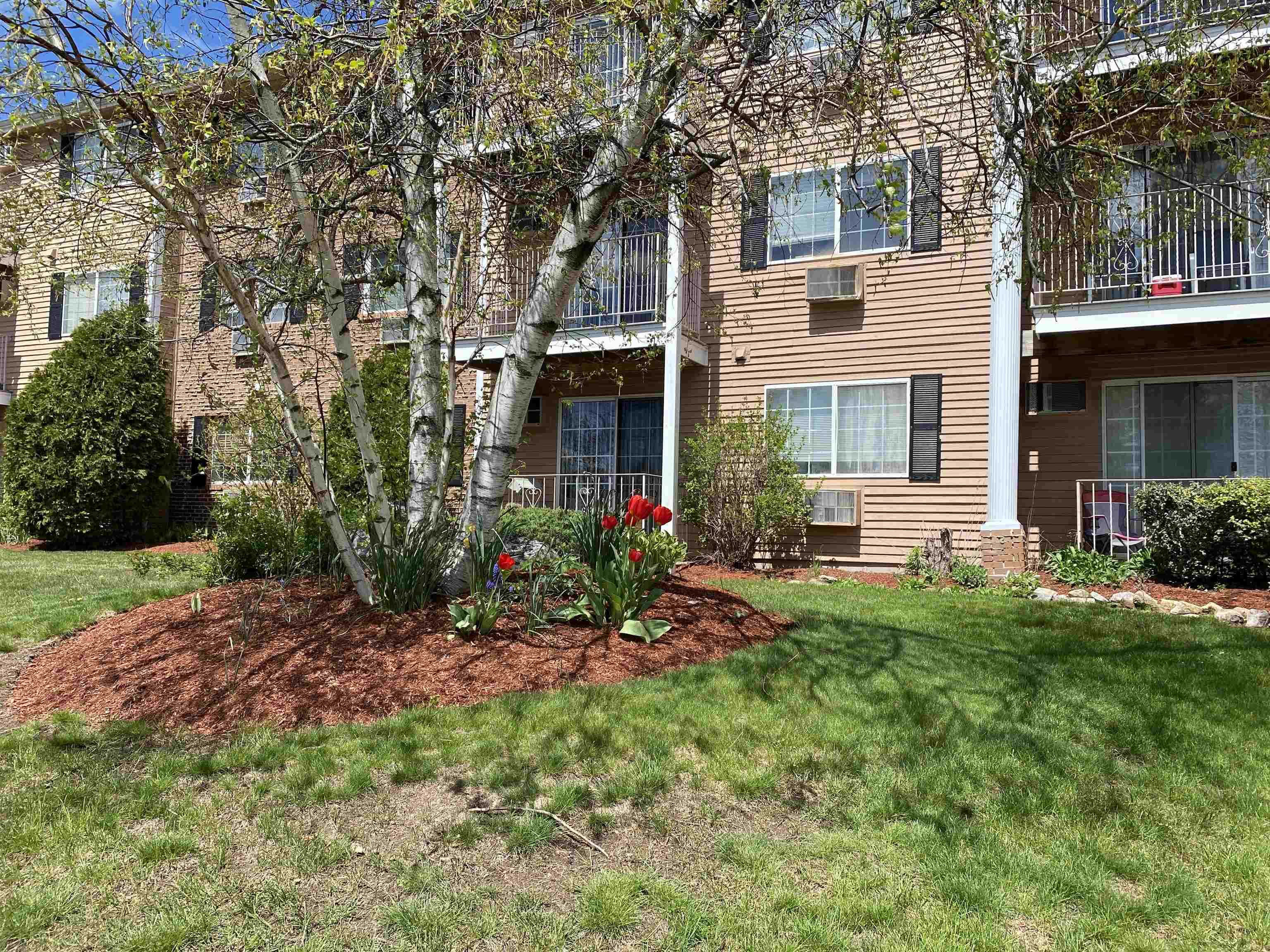 383 Huse Road, Unit 6 Manchester, NH 03103 - Photo 8 of 40