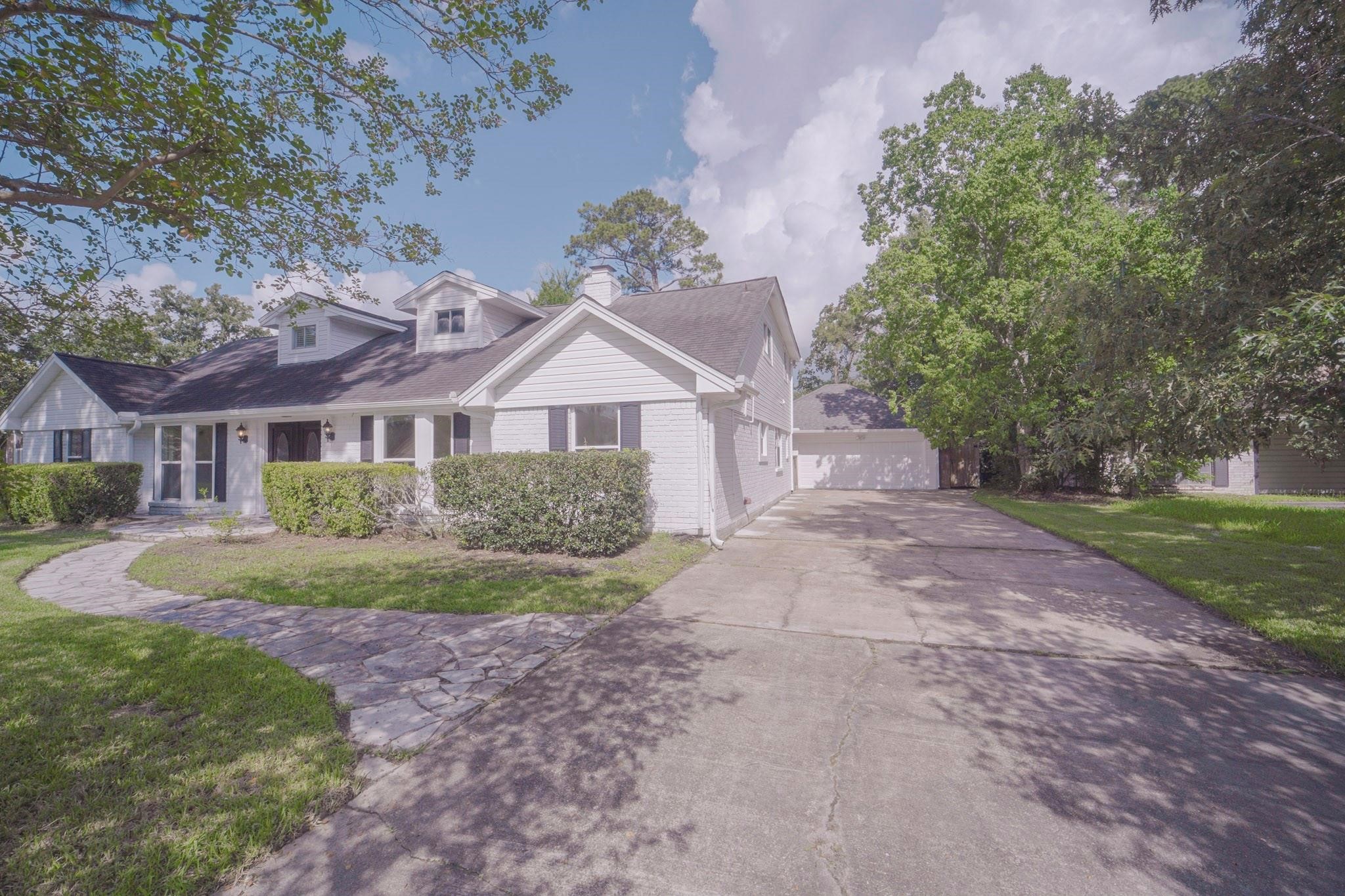 1419 Chestnut Ridge Road Houston, TX 77339 - Photo 3 of 26 Gallery Image 3