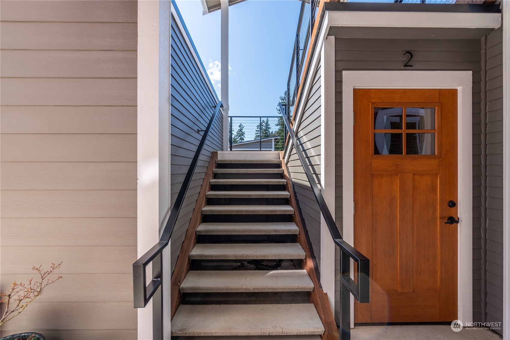 6441 Humphrey Road, Unit 4 Clinton, WA 98236 - Photo 33 of 40 a view of entryway