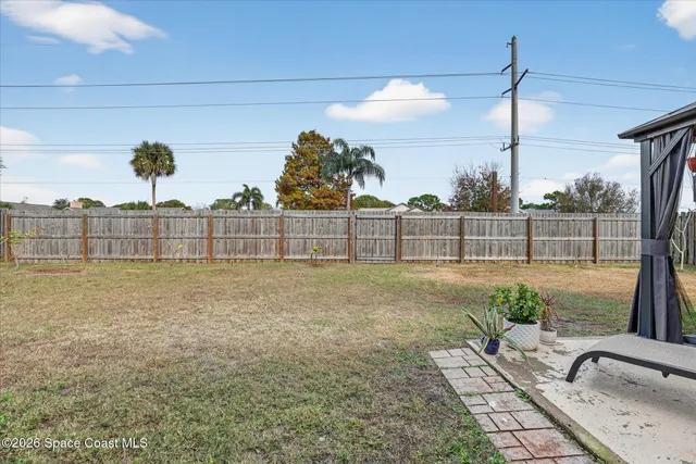 a view of outdoor space yard and front view of a house