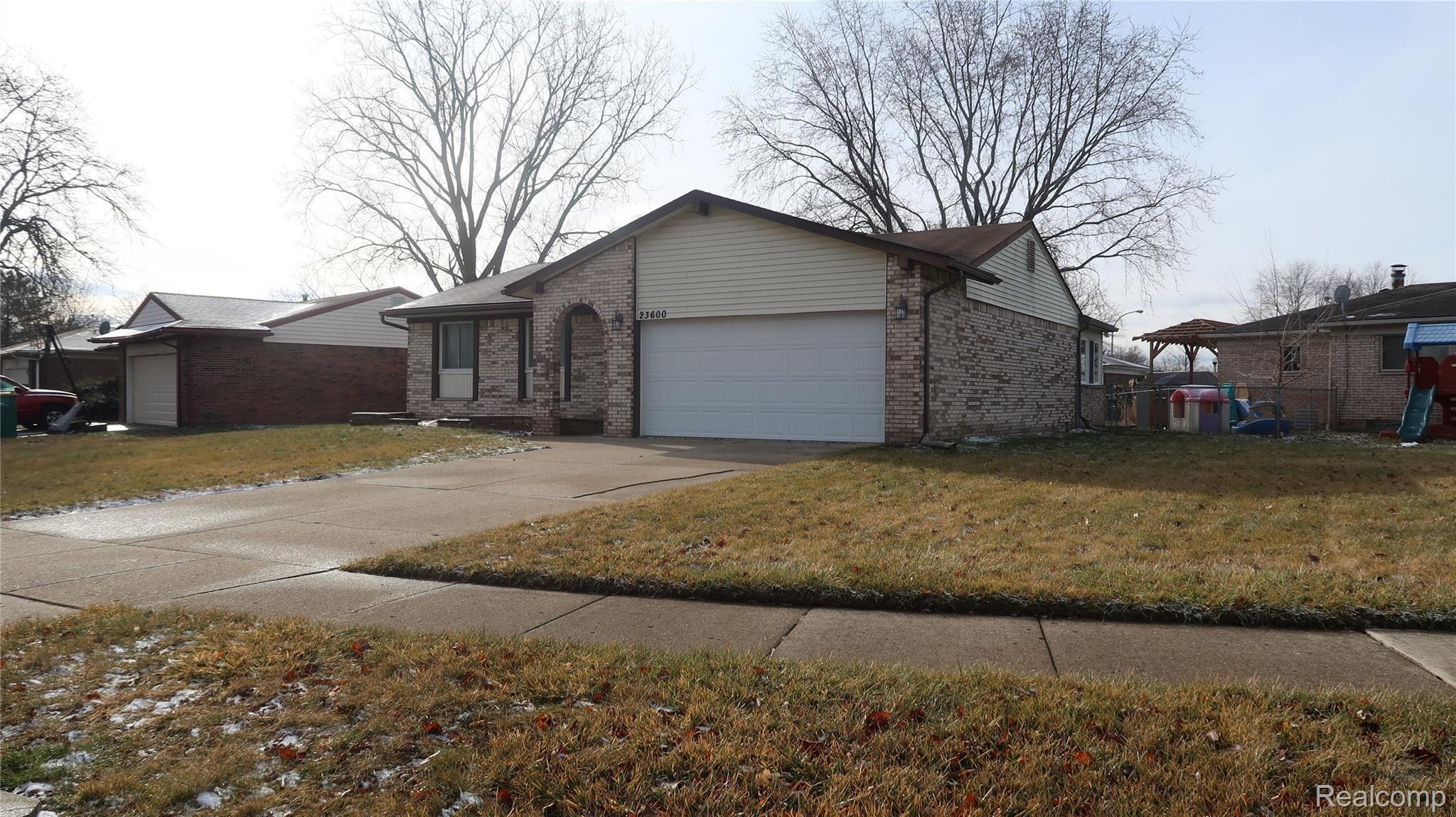 23600 Cedar Ridge Drive Romulus, MI 48174 - Photo 2 of 26 IMG_0609.JPG