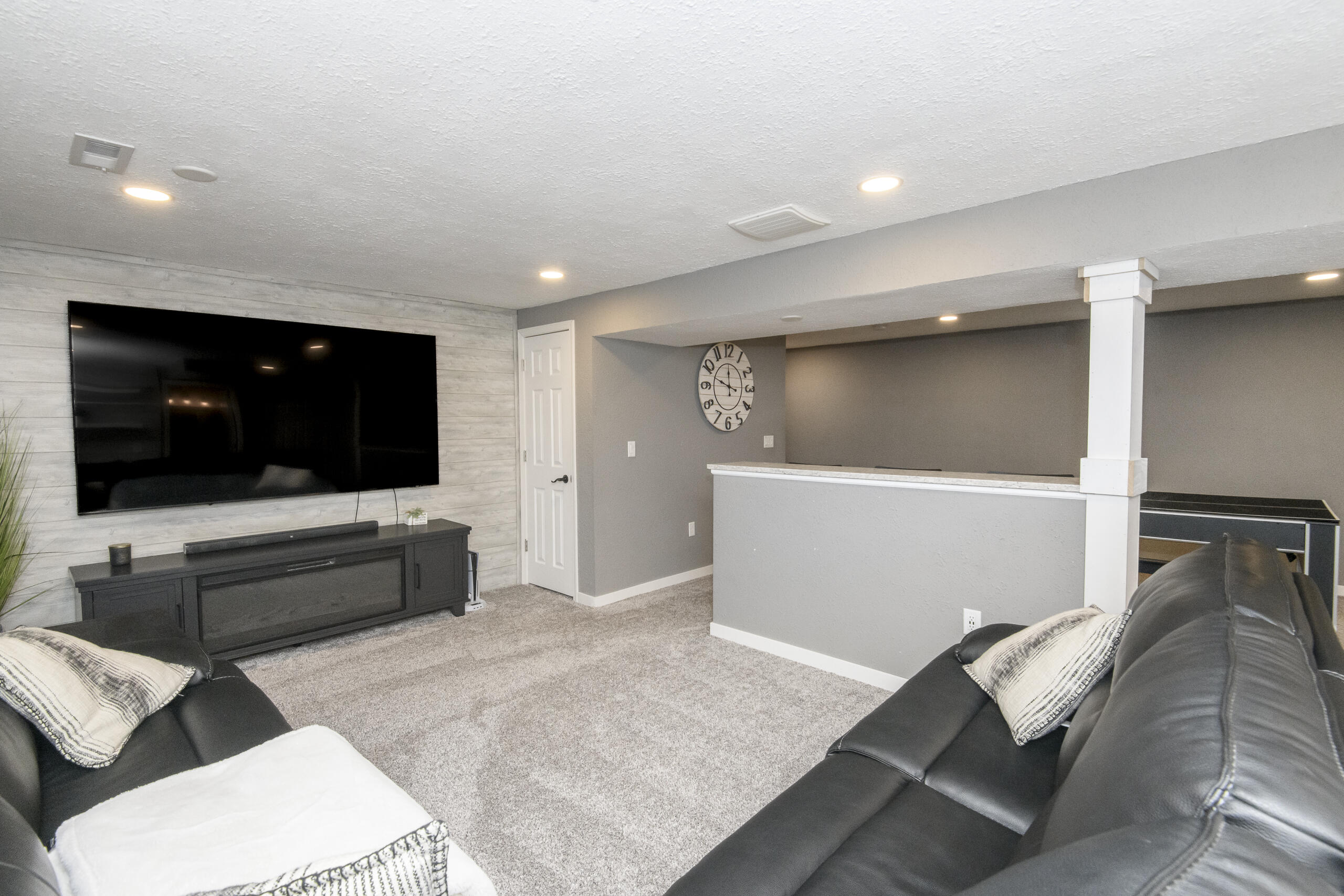 W284-n6506 Hawthorne Road Merton, WI 53029 - Photo 14 of 23 Great Place to Entertain