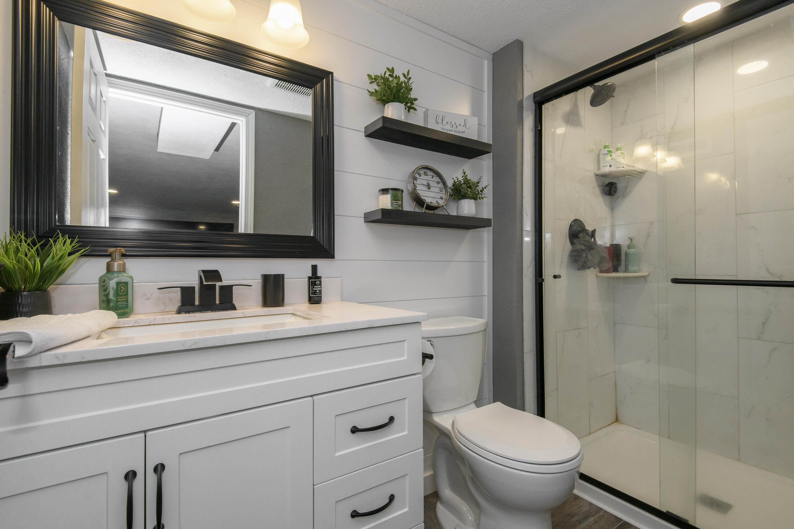 W284-n6506 Hawthorne Road Merton, WI 53029 - Photo 16 of 23 Lower Level Full Bath