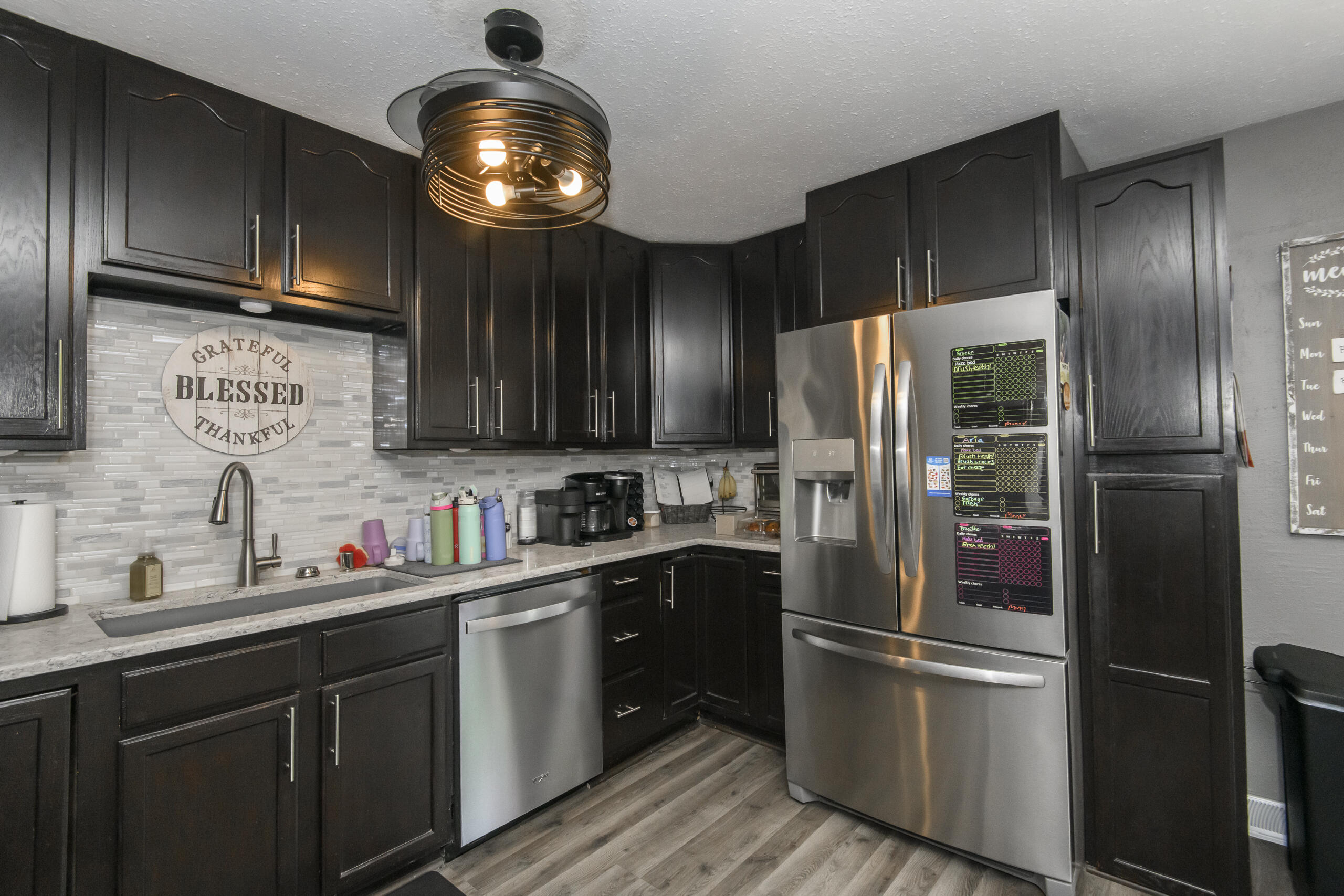 W284-n6506 Hawthorne Road Merton, WI 53029 - Photo 4 of 23 Plenty of Cabinet and Counter Space