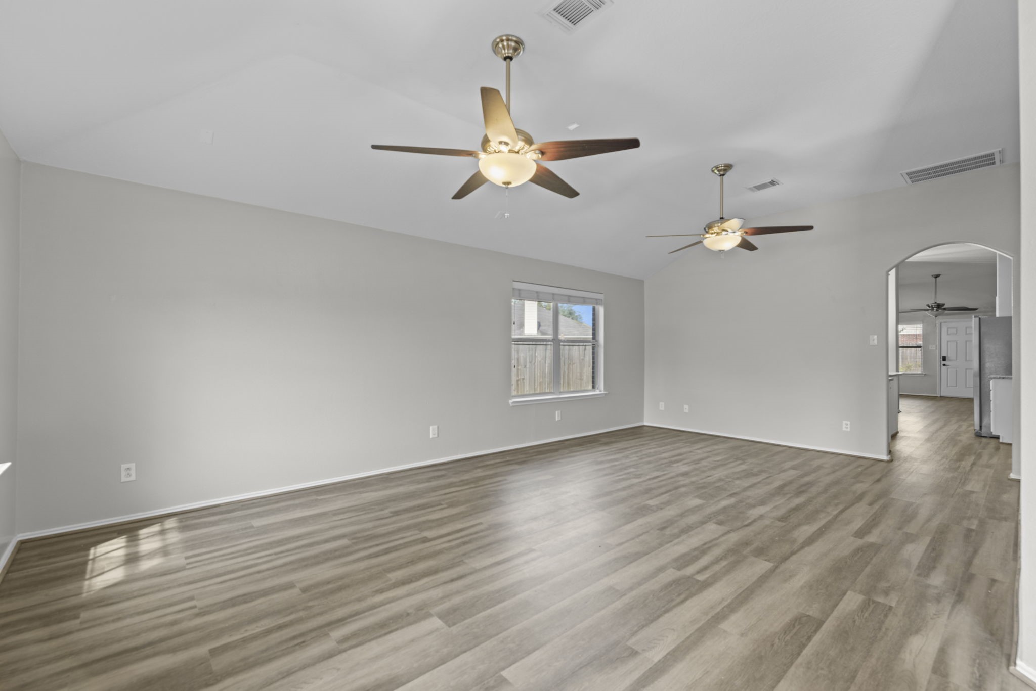 9606 Babbling Spring Court Tomball, TX 77375 - Photo 6 of 38 Gallery Image 6